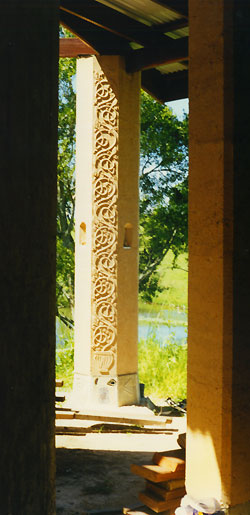 Relief work on the pillars